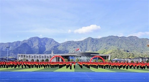 最盛大的福工商体育Party今日燃爆了??你最pick哪个方阵？